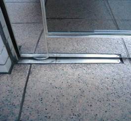 フロアヒンジ交換