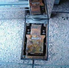 フロアヒンジ交換